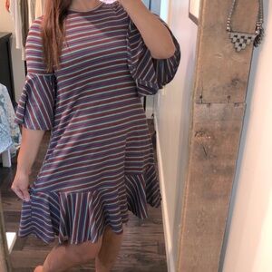 LulaRoe xsmall oversized ruffle sleeve dress